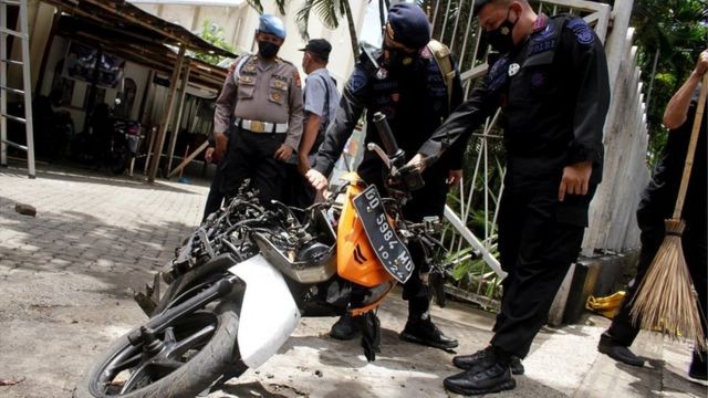 Mendukung Pengusutan Tuntas Bom Bunuh Diri di Makassar