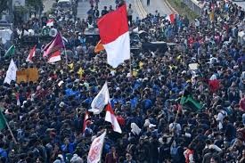 Demo Mahasiswa Rentan Menularkan Covid