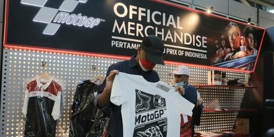 Tonton MotoGP di Mandalika, Ribuan Warga Langsung Soraki Ganjar Pranowo sebagai Presiden 2024